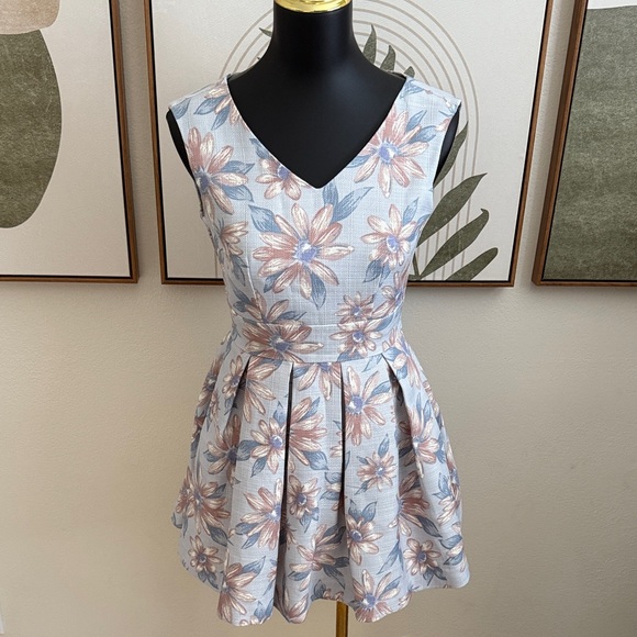 Dazzlin Japanese Brand Floral Sleeveless Dress in Blue and Pink - Picture 2 of 9